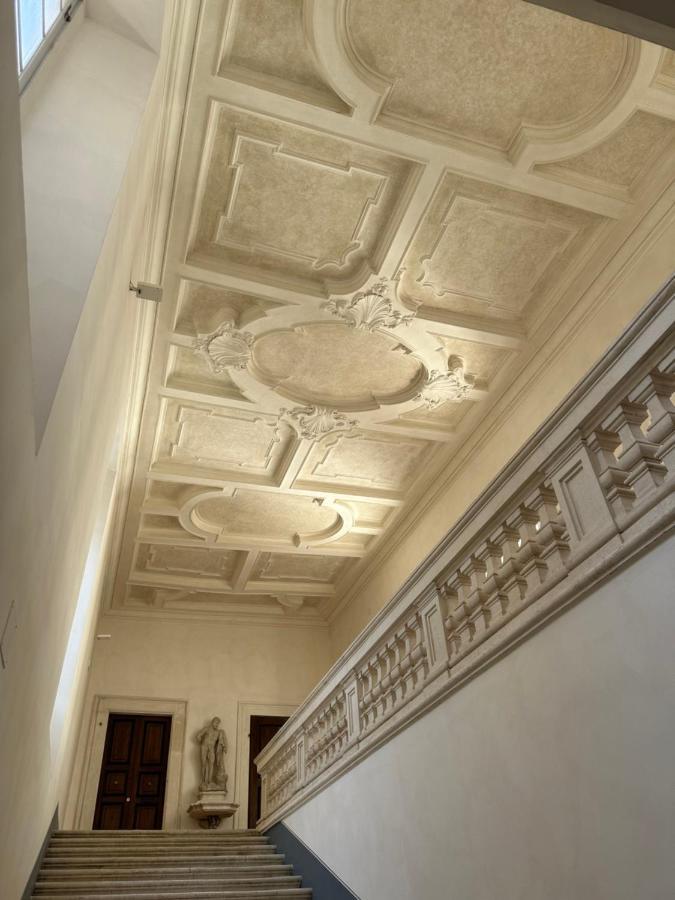 Casa Colonna - Suite Della Torre LʼAquila Exterior foto