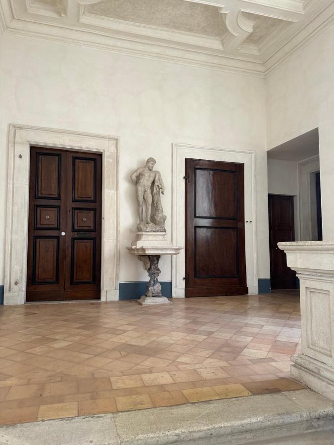 Casa Colonna - Suite Della Torre LʼAquila Exterior foto